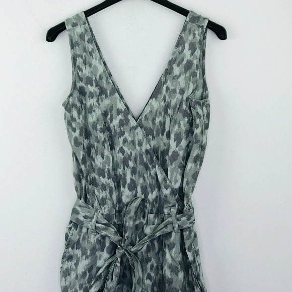 Cloth & Stone Women's XS Jumpsuit Gray Ikat Spotted Belted Surplice NWOT BG27 - Picture 2 of 6